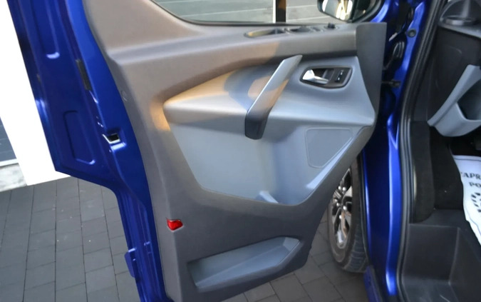 Ford Tourneo Custom cena 81500 przebieg: 207000, rok produkcji 2018 z Bełżyce małe 704